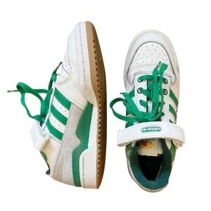 Adidas | Big Kids White with Green Stripe Leather Sneakers Velco Strap, Size 5.5